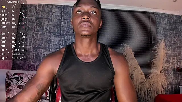 Snapshot of DannSmmith chatting on March 8, 2026, 5:33 am DannSmmith online show from March 8, 2026, 5:33 am