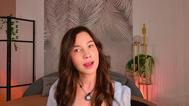 Snapshot of Marie_Diaze chatting on July 2, 2026, 6:14 pm Marie Diaze online show from July 2, 2026, 6:14 pm