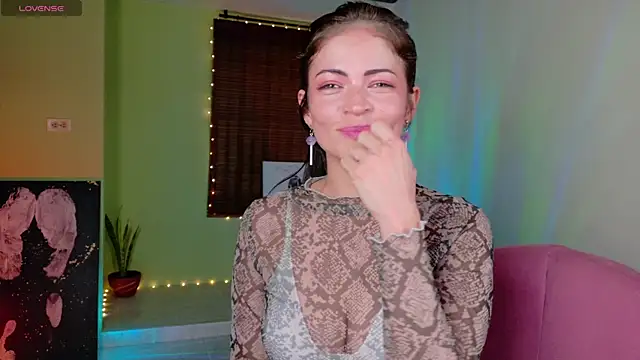 Emma  Blanco online show from June 10, 2026, 3:11 pm