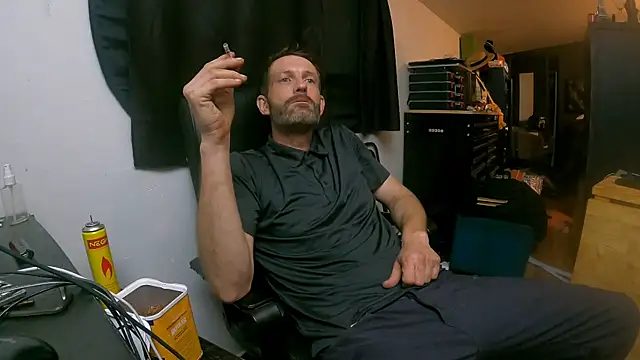 leanjamesdean online show from October 20, 2025, 5:52 am