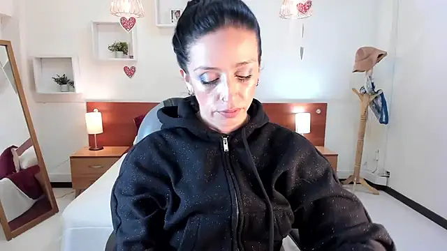 Snapshot of Kristen_Garner chatting on February 20, 2025, 12:19 am Kristen Garner online show from February 20, 2025, 12:19 am