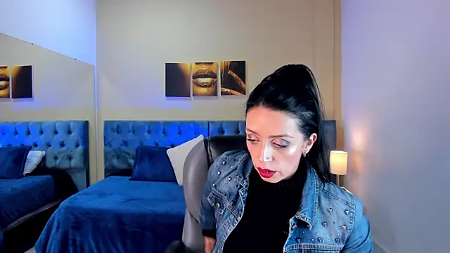 Snapshot of Kristen_Garner chatting on March 10, 2025, 8:23 pm Kristen Garner online show from March 10, 2025, 8:23 pm