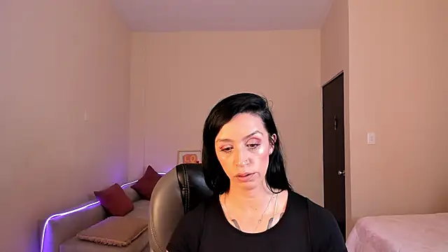 Snapshot of Kristen_Garner chatting on June 22, 2026, 7:33 pm Kristen Garner online show from June 22, 2026, 7:33 pm