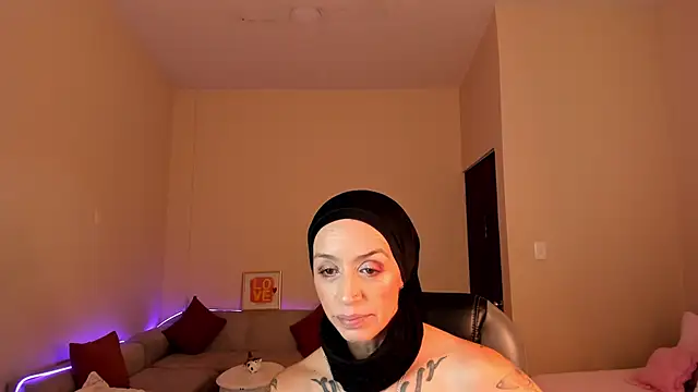 Snapshot of Kristen_Garner chatting on July 1, 2026, 7:24 pm Kristen Garner online show from July 1, 2026, 7:24 pm