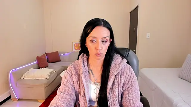 Snapshot of Kristen_Garner chatting on July 20, 2026, 7:27 pm Kristen Garner online show from July 20, 2026, 7:27 pm