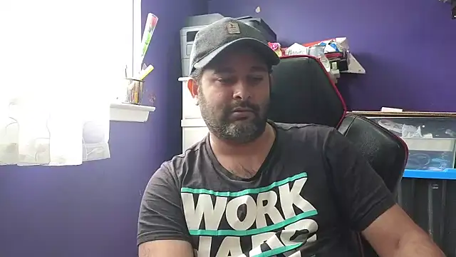 Snapshot of Sakhtlaundaz chatting on January 6, 2025, 5:16 pm Sakhtlaundaz online show from January 6, 2025, 5:16 pm