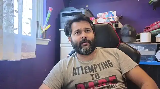 Snapshot of Sakhtlaundaz chatting on February 7, 2025, 8:53 pm Sakhtlaundaz online show from February 7, 2025, 8:53 pm