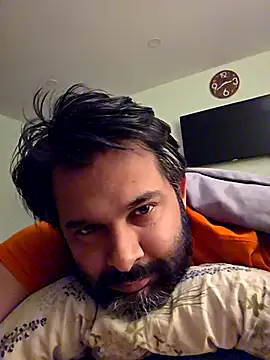 Snapshot of Sakhtlaundaz chatting on February 14, 2025, 6:45 am Sakhtlaundaz online show from February 14, 2025, 6:45 am