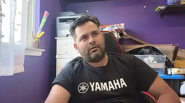 Snapshot of Sakhtlaundaz chatting on March 12, 2025, 7:59 pm Sakhtlaundaz online show from March 12, 2025, 7:59 pm