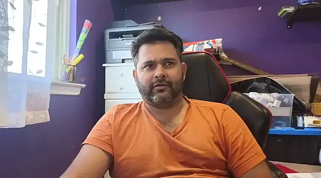 Snapshot of Sakhtlaundaz chatting on March 21, 2025, 4:51 pm Sakhtlaundaz online show from March 21, 2025, 4:51 pm