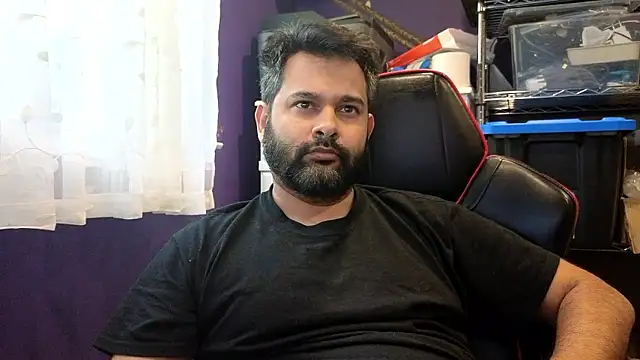 Snapshot of Sakhtlaundaz chatting on October 29, 2025, 1:13 pm Sakhtlaundaz online show from October 29, 2025, 1:13 pm