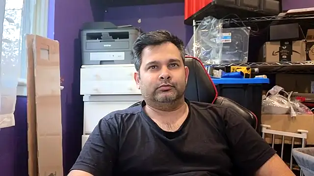 Snapshot of Sakhtlaundaz chatting on May 14, 2026, 9:10 pm Sakhtlaundaz online show from May 14, 2026, 9:10 pm