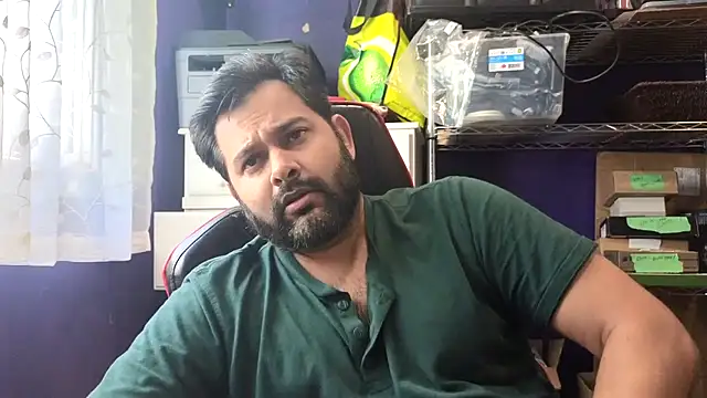 Snapshot of Sakhtlaundaz chatting on June 16, 2026, 2:09 pm Sakhtlaundaz online show from June 16, 2026, 2:09 pm