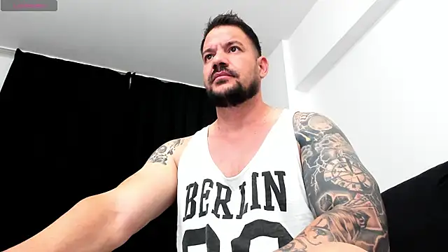 musclemonster31 online show from September 28, 2025, 11:21 pm