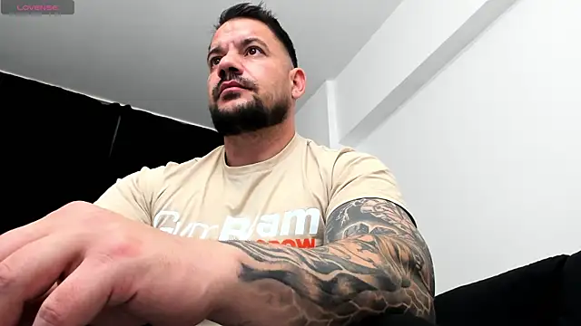 musclemonster31 online show from October 16, 2025, 12:28 pm