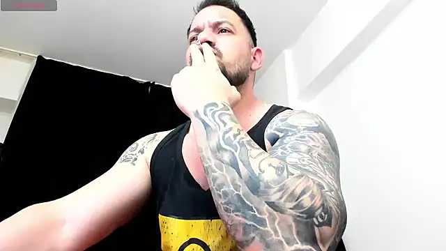 musclemonster31 online show from January 11, 2026, 9:09 pm