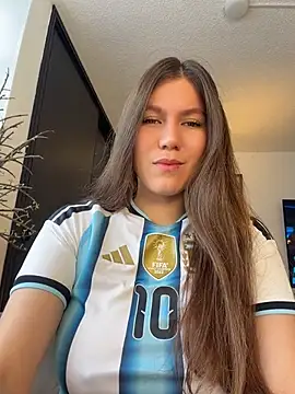 Snapshot of AmelieLaurent_ chatting on July 15, 2026, 12:54 pm AmelieLaurent online show from July 15, 2026, 12:54 pm