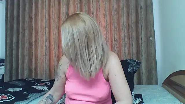 Snapshot of PussyEvely chatting on March 19, 2026, 7:45 am PussyEvely online show from March 19, 2026, 7:45 am