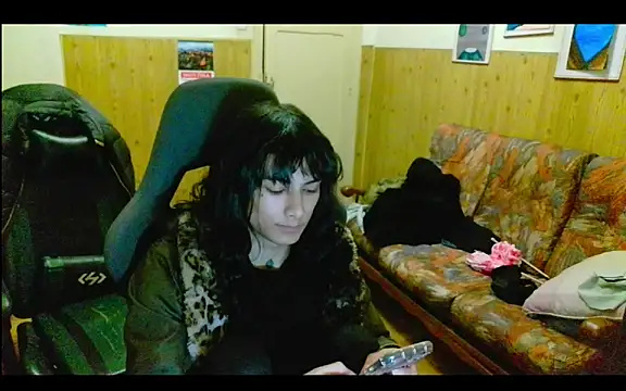 calliemaggotbone online show from December 18, 2025, 12:06 am