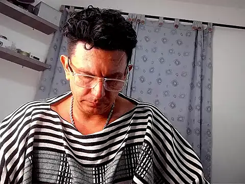 Snapshot of pedropicapi chatting on November 21, 2025, 12:32 am pedropicapi online show from November 21, 2025, 12:32 am