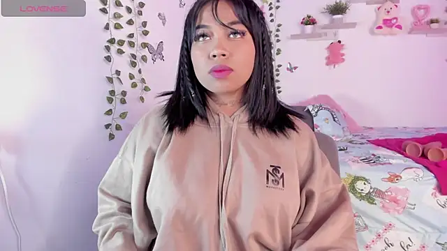 Snapshot of Emily_restrepo chatting on February 5, 2025, 4:16 am Emily restrepo online show from February 5, 2025, 4:16 am