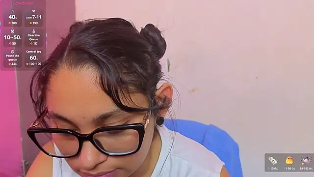 Cuteprincess21 online show from October 17, 2025, 11:40 pm