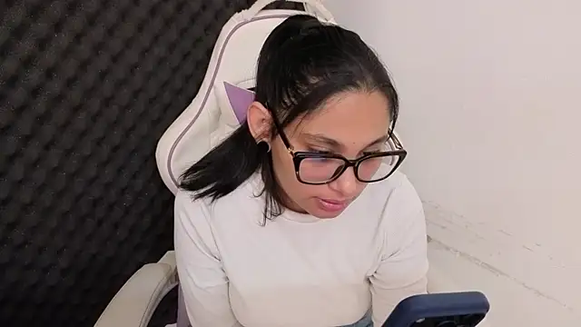 Cuteprincess21 online show from July 17, 2026, 2:18 am