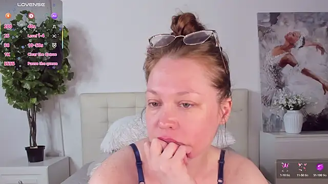 CutieGinger online show from May 10, 2026, 10:37 pm