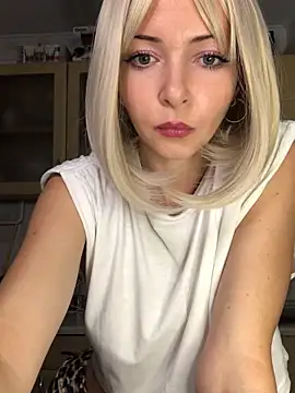 Kristina03 online show from October 15, 2025, 9:26 pm