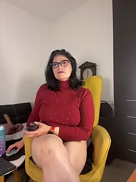 Snapshot of adriana71 chatting on May 23, 2026, 2:17 am adriana71 online show from May 23, 2026, 2:17 am