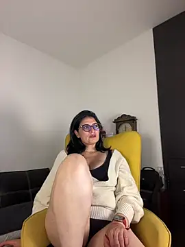 Snapshot of adriana71 chatting on June 11, 2026, 3:26 am adriana71 online show from June 11, 2026, 3:26 am
