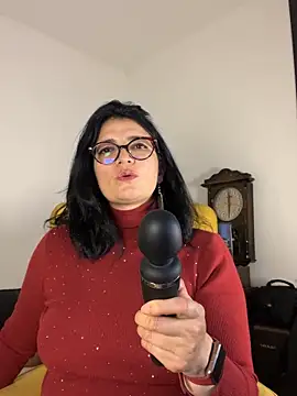 Snapshot of adriana71 chatting on June 13, 2026, 3:59 am adriana71 online show from June 13, 2026, 3:59 am