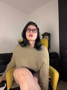 Snapshot of adriana71 chatting on June 25, 2026, 3:28 am adriana71 online show from June 25, 2026, 3:28 am