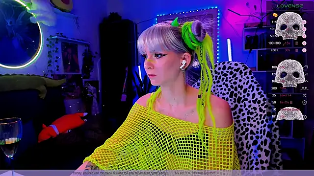 Snapshot of Fridart-house_Fortuna chatting on November 12, 2025, 9:58 pm Fridart-house Fortuna online show from November 12, 2025, 9:58 pm