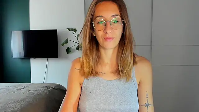 Snapshot of DesireMore90 chatting on October 5, 2025, 10:57 am DesireMore90 online show from October 5, 2025, 10:57 am