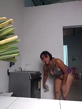 Snapshot of Bellota_22_Fuckme chatting on November 6, 2025, 3:35 pm Bellota 22 Fuckme online show from November 6, 2025, 3:35 pm