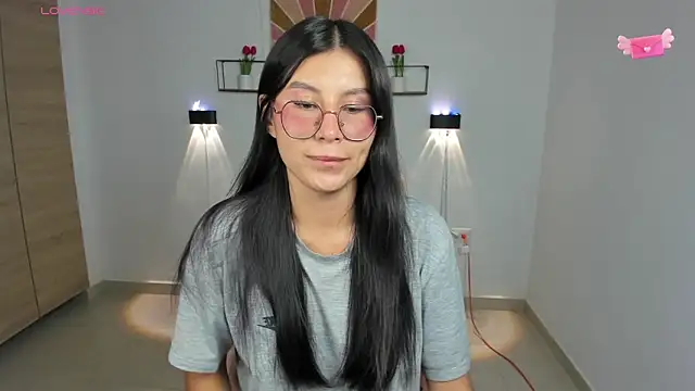 Snapshot of emily_villamil chatting on November 25, 2025, 9:59 pm emily villamil online show from November 25, 2025, 9:59 pm
