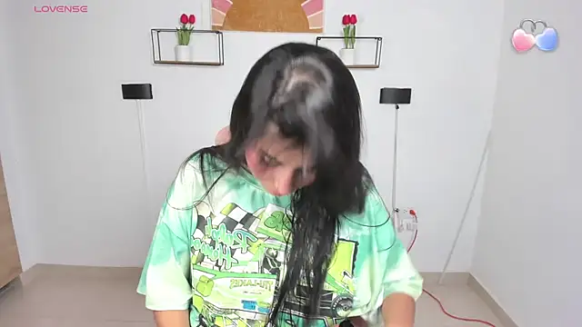 Snapshot of emily_villamil chatting on May 23, 2026, 10:03 pm emily villamil online show from May 23, 2026, 10:03 pm