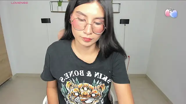 emily villamil online show from July 10, 2026, 9:39 pm