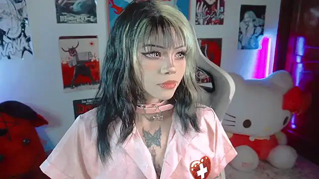 Snapshot of Deadly_Doll chatting on October 18, 2025, 7:47 pm Deadly Doll online show from October 18, 2025, 7:47 pm