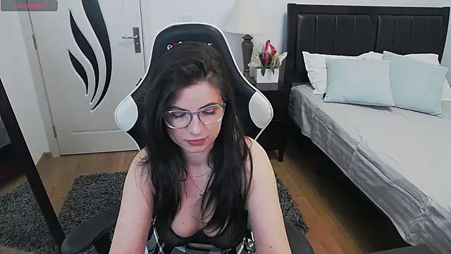 Snapshot of AmyPure_ chatting on April 21, 2026, 4:30 am AmyPure online show from April 21, 2026, 4:30 am