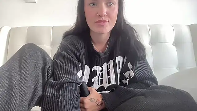 mariemelissah online show from December 1, 2025, 8:41 am