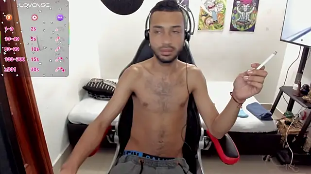 Snapshot of Aron_Baylor chatting on September 13, 2025, 8:36 am Aron Baylor online show from September 13, 2025, 8:36 am