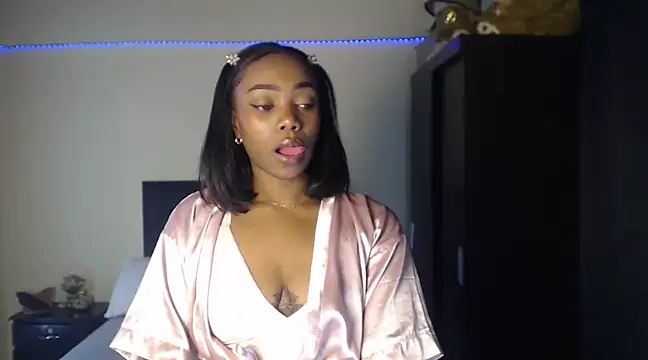 Snapshot of bhritany_brow chatting on March 11, 2025, 2:54 am bhritany brow online show from March 11, 2025, 2:54 am