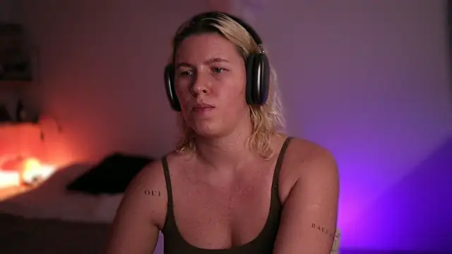 Snapshot of moonamii chatting on February 27, 2025, 7:15 pm moonamii online show from February 27, 2025, 7:15 pm