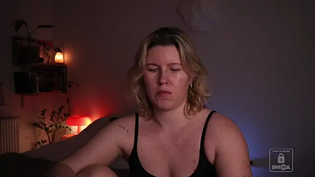 moonamii online show from February 24, 2026, 6:06 pm