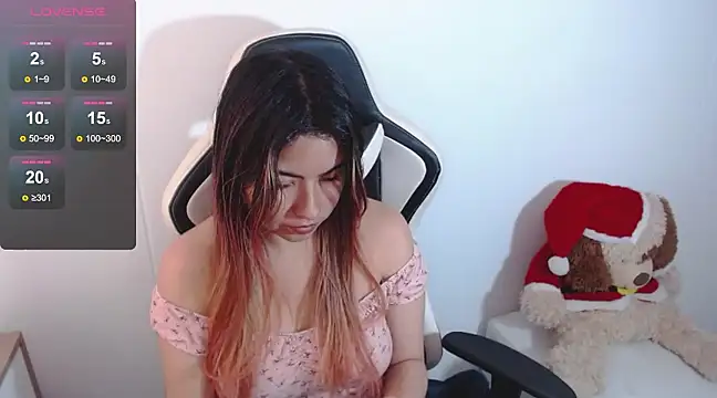 Snapshot of alice_middlee chatting on December 11, 2024, 6:20 pm alice middlee online show from December 11, 2024, 6:20 pm