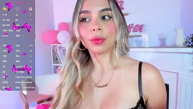 Snapshot of crisbell_lopez chatting on June 27, 2026, 12:37 am crisbell lopez online show from June 27, 2026, 12:37 am