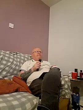 FriendlyDave online show from February 12, 2025, 9:33 pm