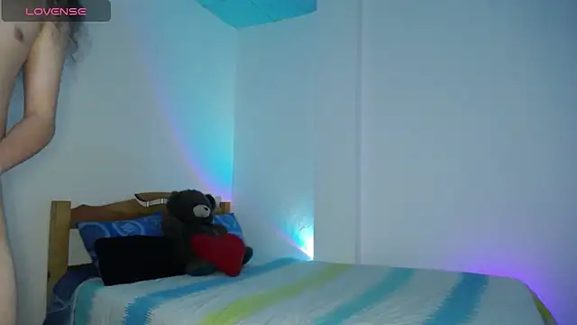 monkeywillwhite online show from December 13, 2024, 12:42 am